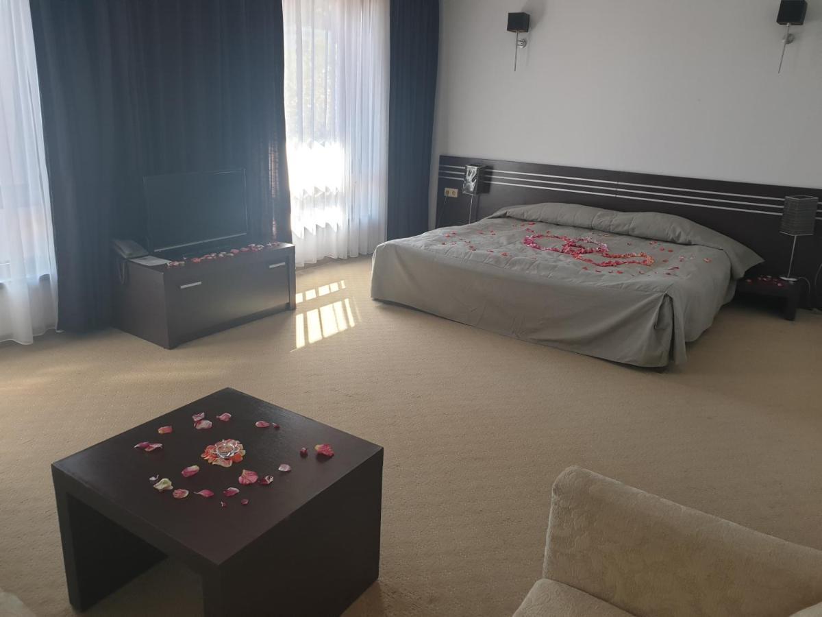 Hotel Presidivm Palace Lovetsj Eksteriør bilde